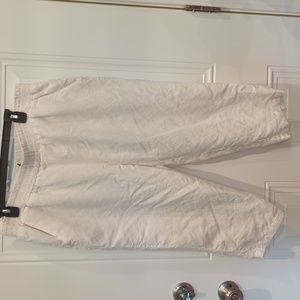 New Directions Woman White Pants/Capris